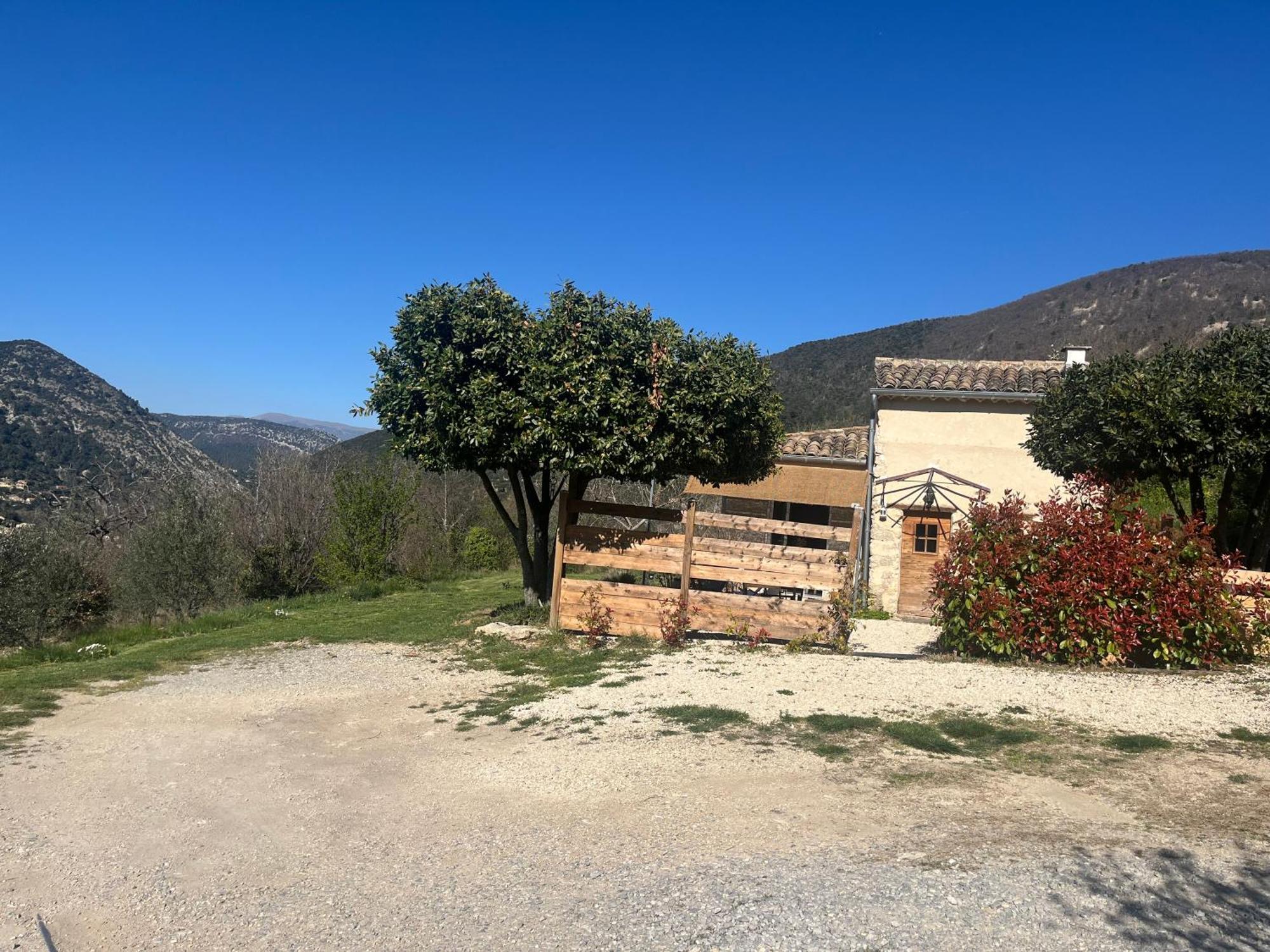 Cabanon Entoure De Montagnes Et D'Oliviers Villa Nyons Buitenkant foto