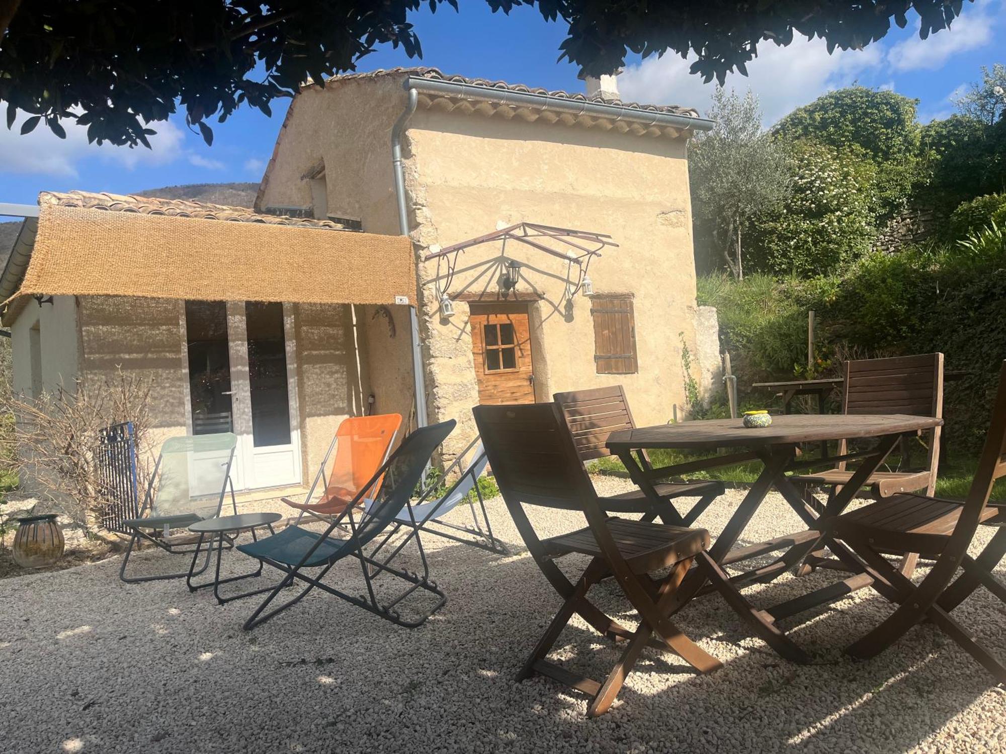 Cabanon Entoure De Montagnes Et D'Oliviers Villa Nyons Buitenkant foto